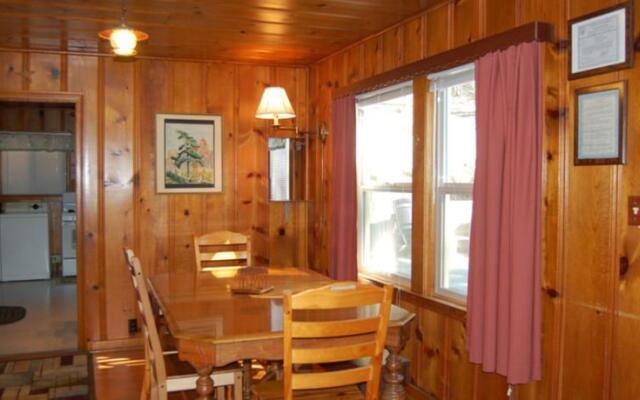 RedAwning Cabin #16B Charlottes Station