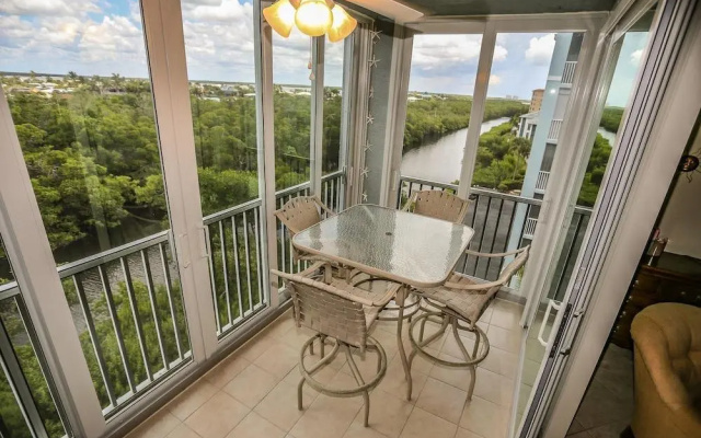 Captains Bay 403 - 6