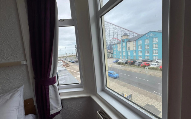 OYO Delton Hotel Blackpool Pleasure Beach