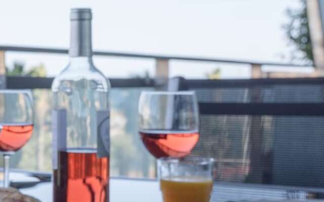 Unique Rentals - Seafront Lux Suite