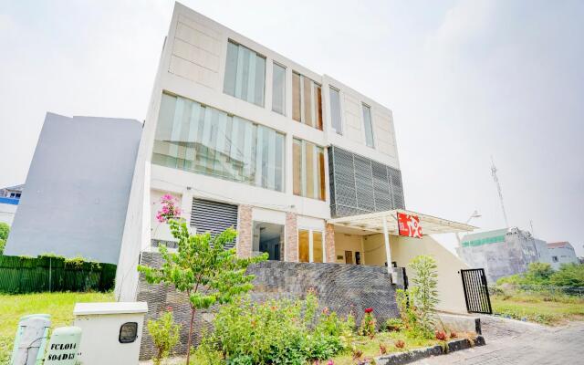 OYO Life 90606 Glass House Citraland Syariah