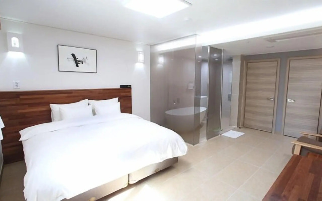Hotel You&I
