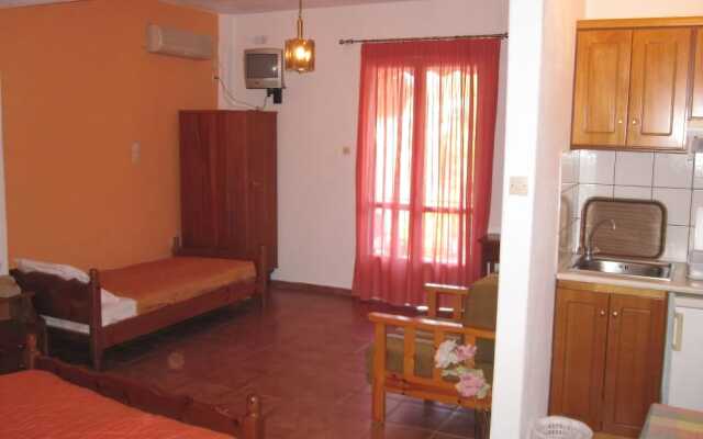 Kavos Hotel