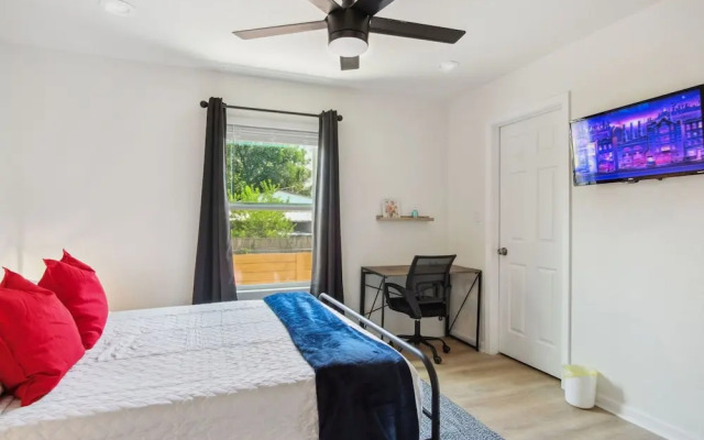Your Amazing 3BR 2BA Downtown Delight