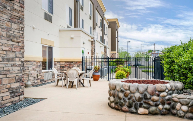 Comfort Suites Redding - Shasta Lake