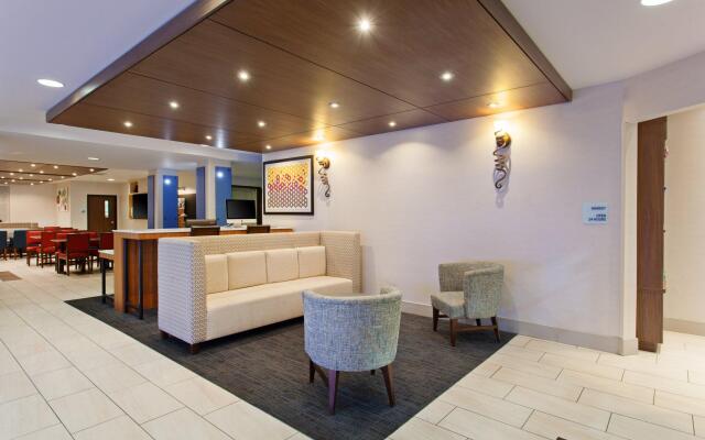 Holiday Inn Express Hotel & Suites Oakland-Airport by IHG