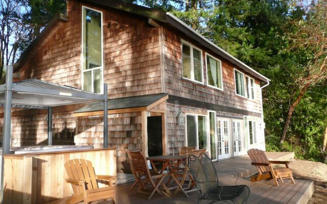 Pirates Cove Beach House