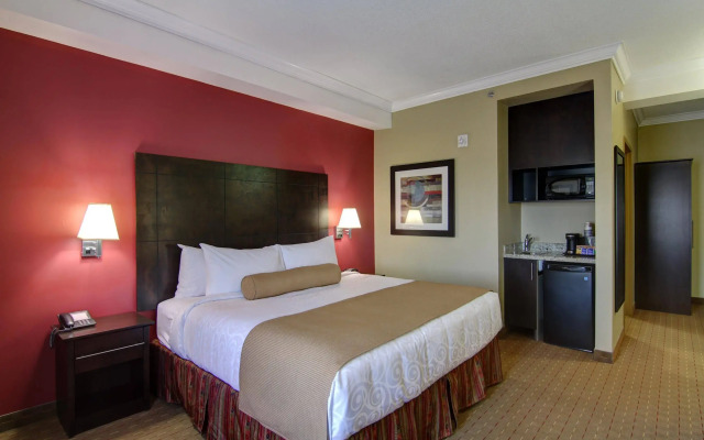 Best Western Plus Bowmanville