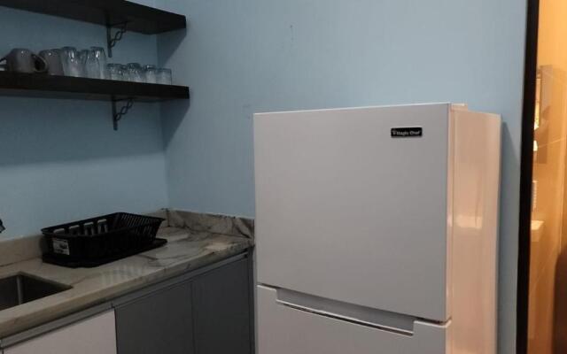 Near beach, restaurant and bars Sleeps 6 with 2baths