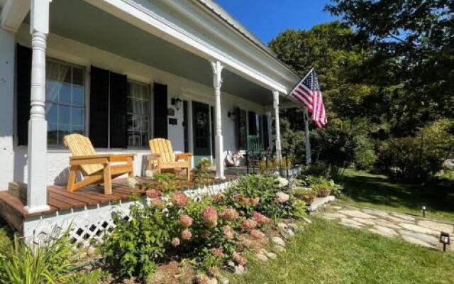 Stone Hearth Inn & Tavern