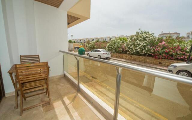 Marina Del Castillo 104
