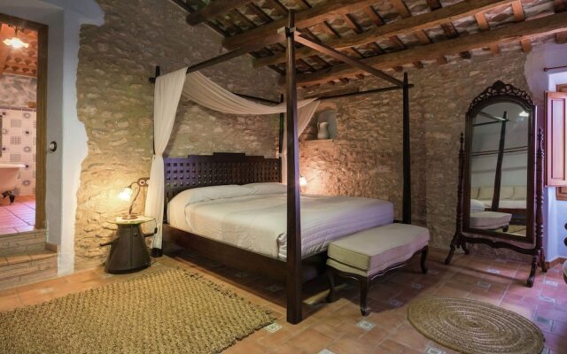 Grand Mansion in La Bisbal del Penedès With Sauna