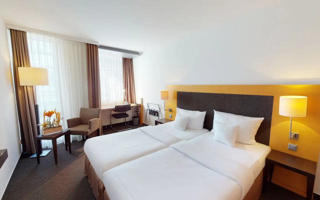 Kongresshotel Potsdam am Templiner See