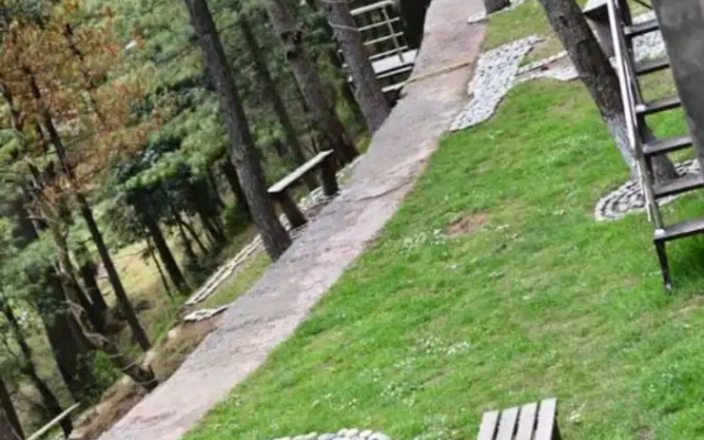 Kashmiri Lodges