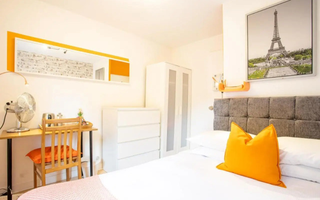 Tower Bridge Rainbow Suites