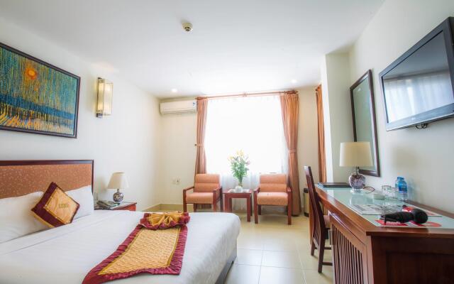 Luxe Hotel