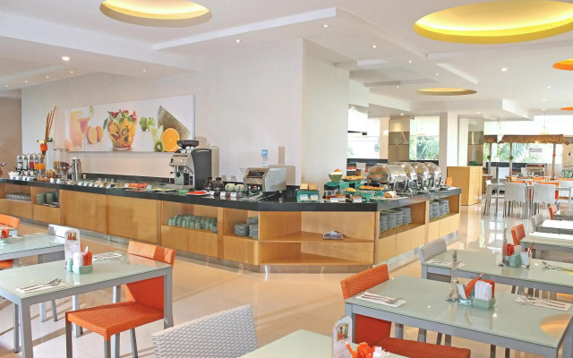HARRIS Hotel & Residence Riverview Kuta Bali