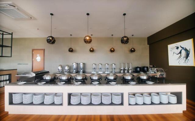 Rogers Hotel Manado