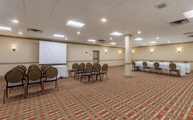 Best Western Parkway Inn & Conference Centre