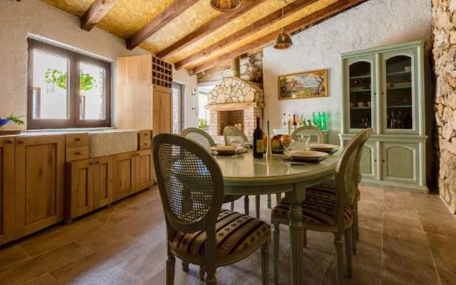 Large Holiday Home With Private Pool, Wellness & Sea View