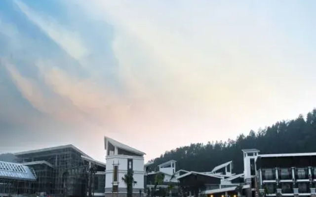 Tianfang Yuetan Hot Spring Resort