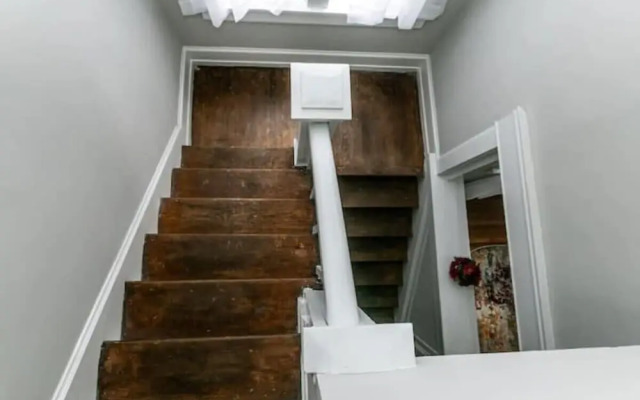 29th Street Trendy Lakeview Craftsman 8