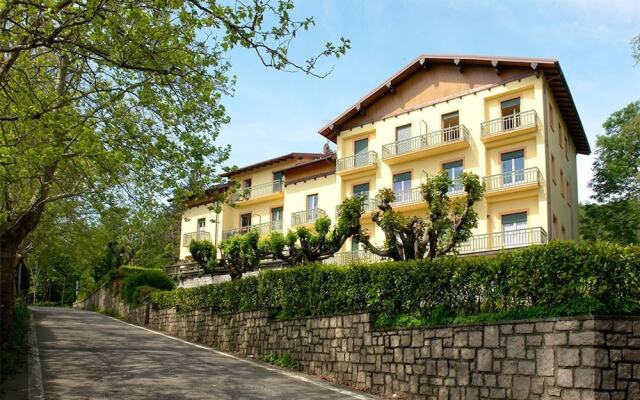 2 Bedrooms and 2 Bathrooms Near Lake Maggiore and Orta
