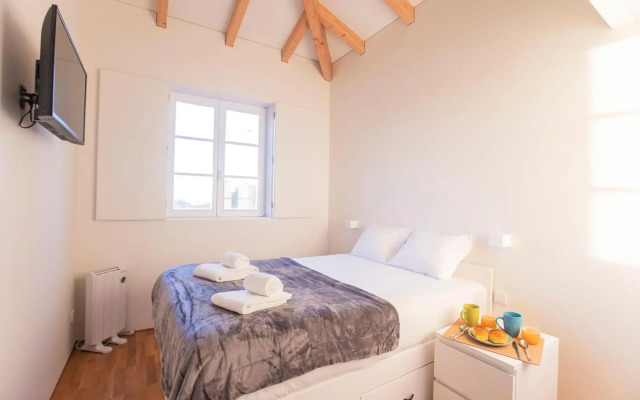 Modern 2BR Duplex Downtown by Art District by LovelyStay