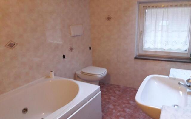 Mandarda stile rustico 6/8 letti