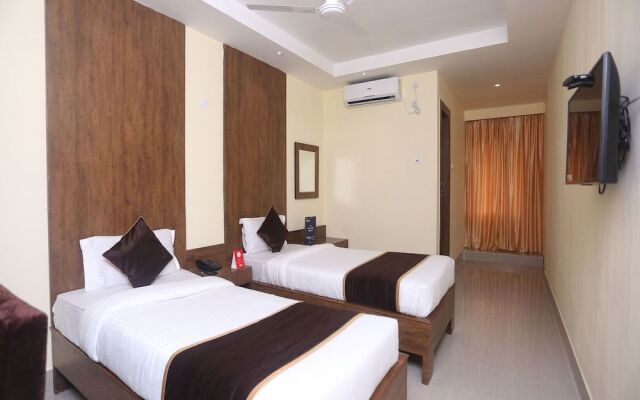 OYO 9814 Hotel Parnil Palace 2