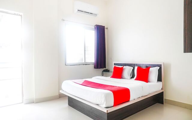 OYO 14747 Hotel Prathik