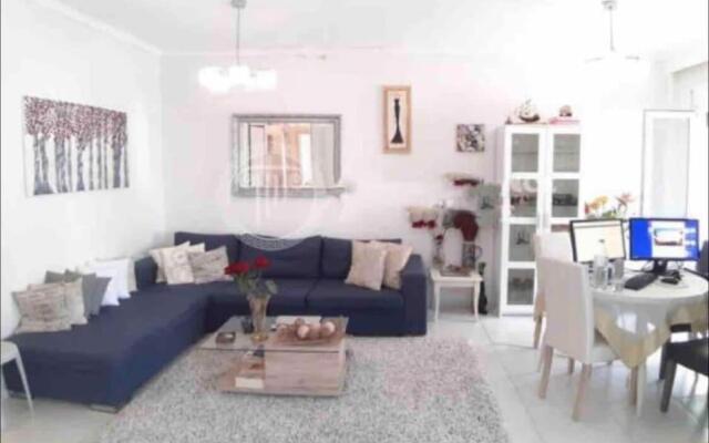 Beautiful stylish beach apt near Thessaloniki