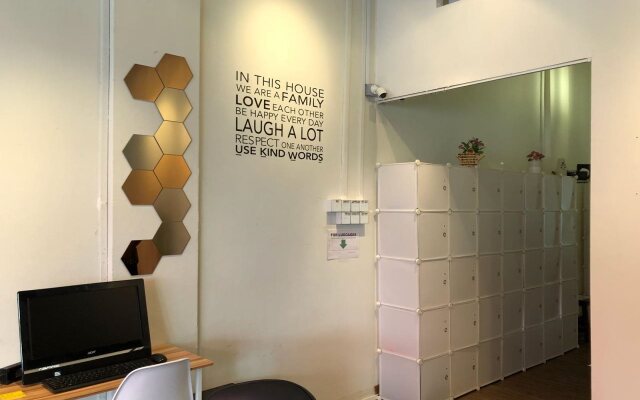 Pillow Talk Hostel
