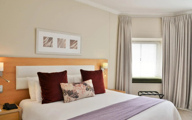 Peninsula All-Suite Hotel by Dream Resorts