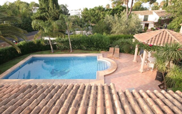 Luxurious Villa with Private Pool in Les Rotes