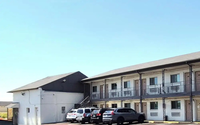 Exclusivo Inn by OYO Grand Prairie, TX