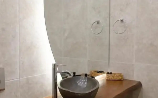 Leone Suites