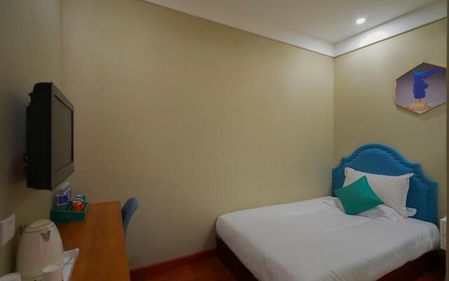 Peking Uni Hotel (Shijingshan Wanda Plaza)