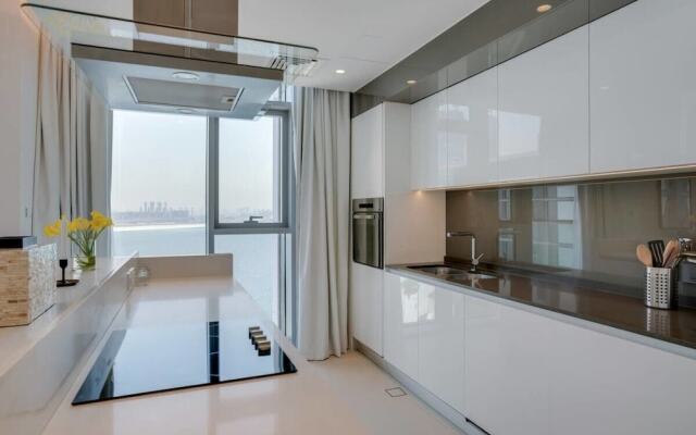 Sea, Pool & Dubai Eye Views Free Early Check-in