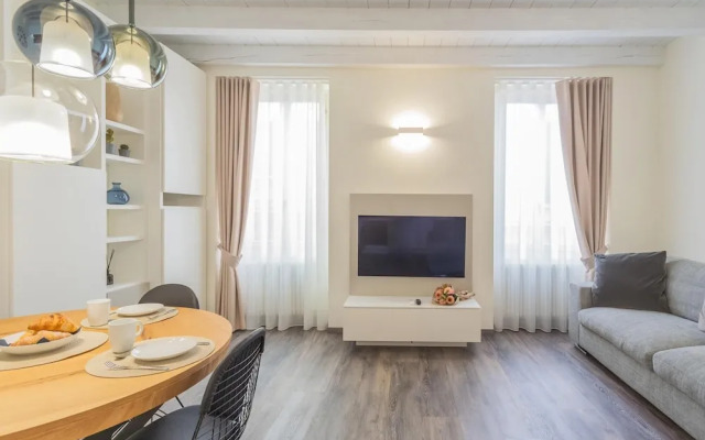 Modern Stylish Apartment in Como City