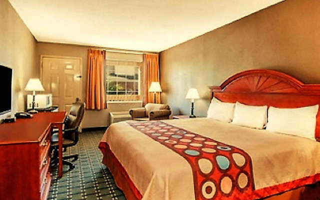 Red Roof Inn & Suites Marysville