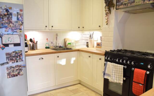 Luxury 3 Bedroom Family Home With Garden