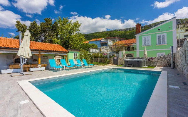 Villa Green Point