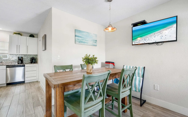 Sun and Sea by Beachside Management