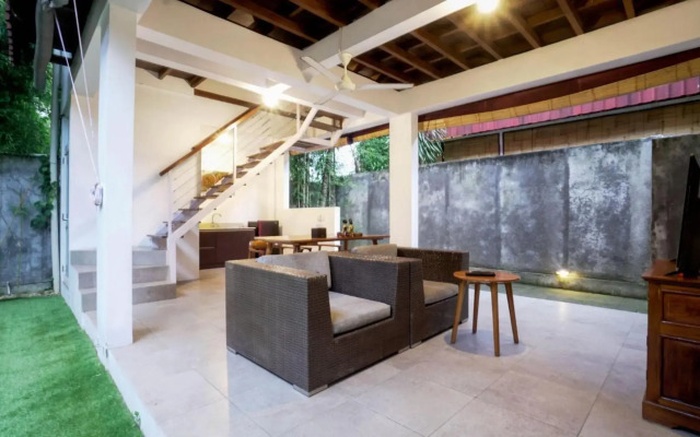 The Lumbung Wood Villa