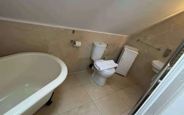 Modern Apartment - Quiet Location