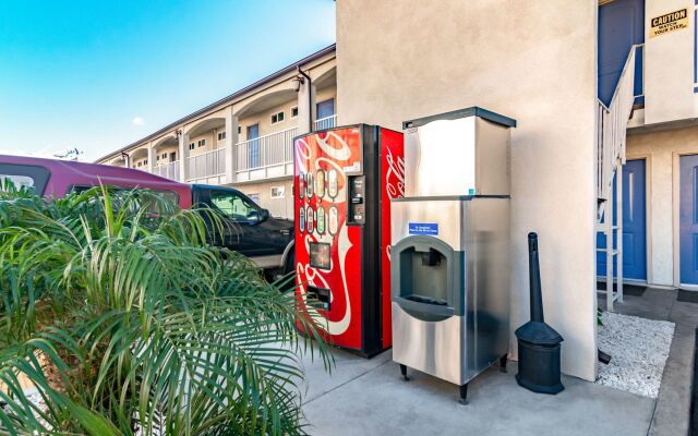 Motel 6 Anaheim, CA