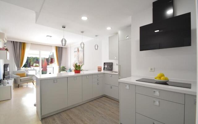 Luxury beach side apartment in Marbella Playa