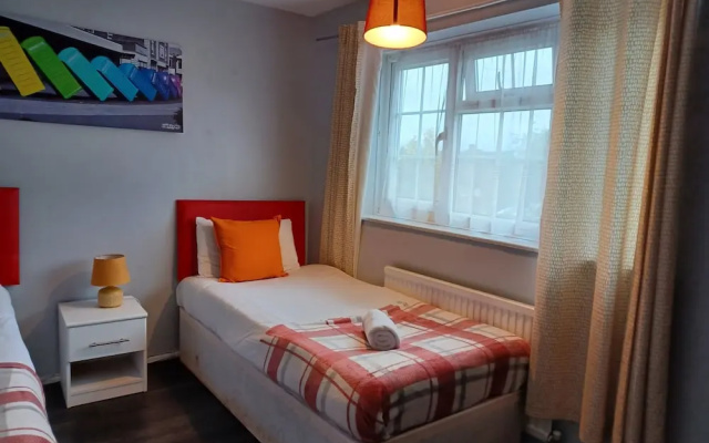 Poynters House - Huku Kwetu Luton