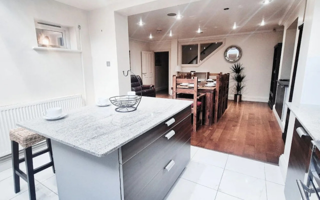 Luxurious & Spacious 2BR